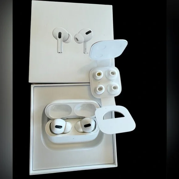 Apple Air Pods Pro - Picture 1 of 10